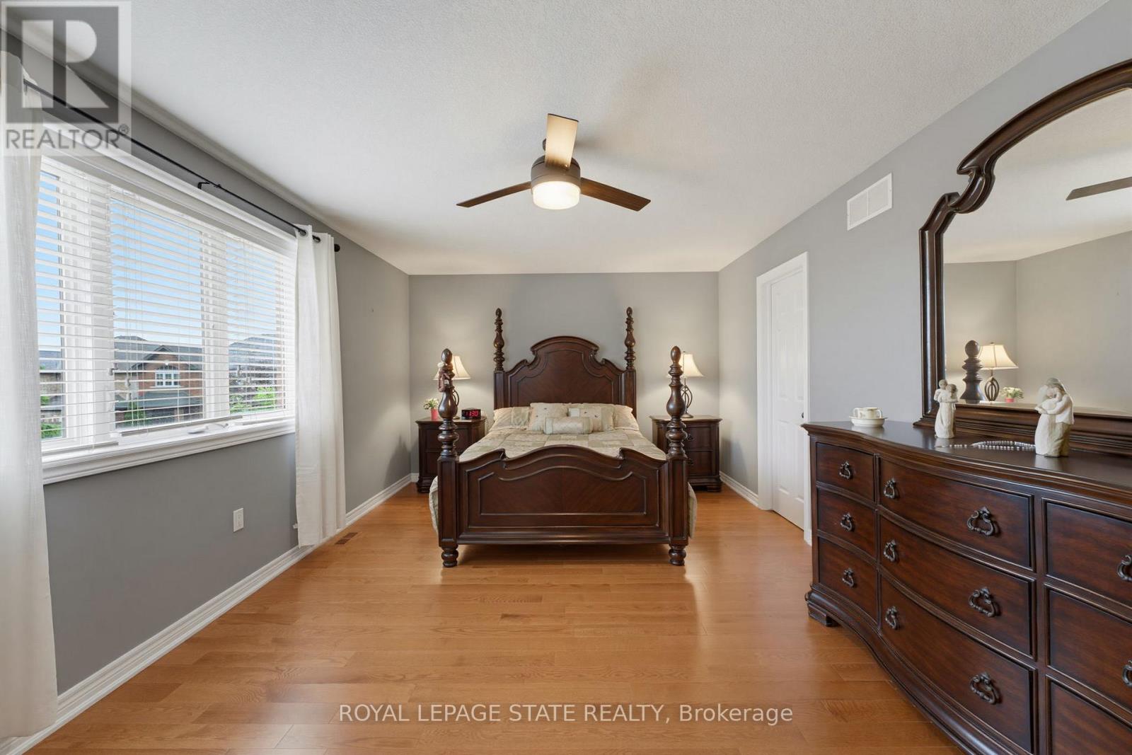 73 DEGROW CRESCENT - 26