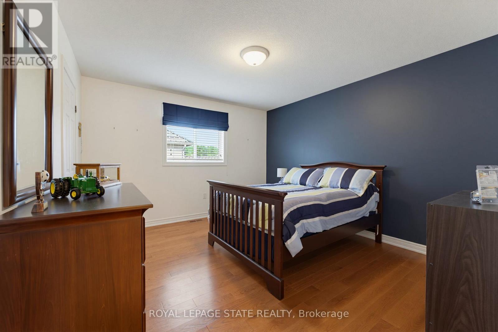 73 DEGROW CRESCENT - 29
