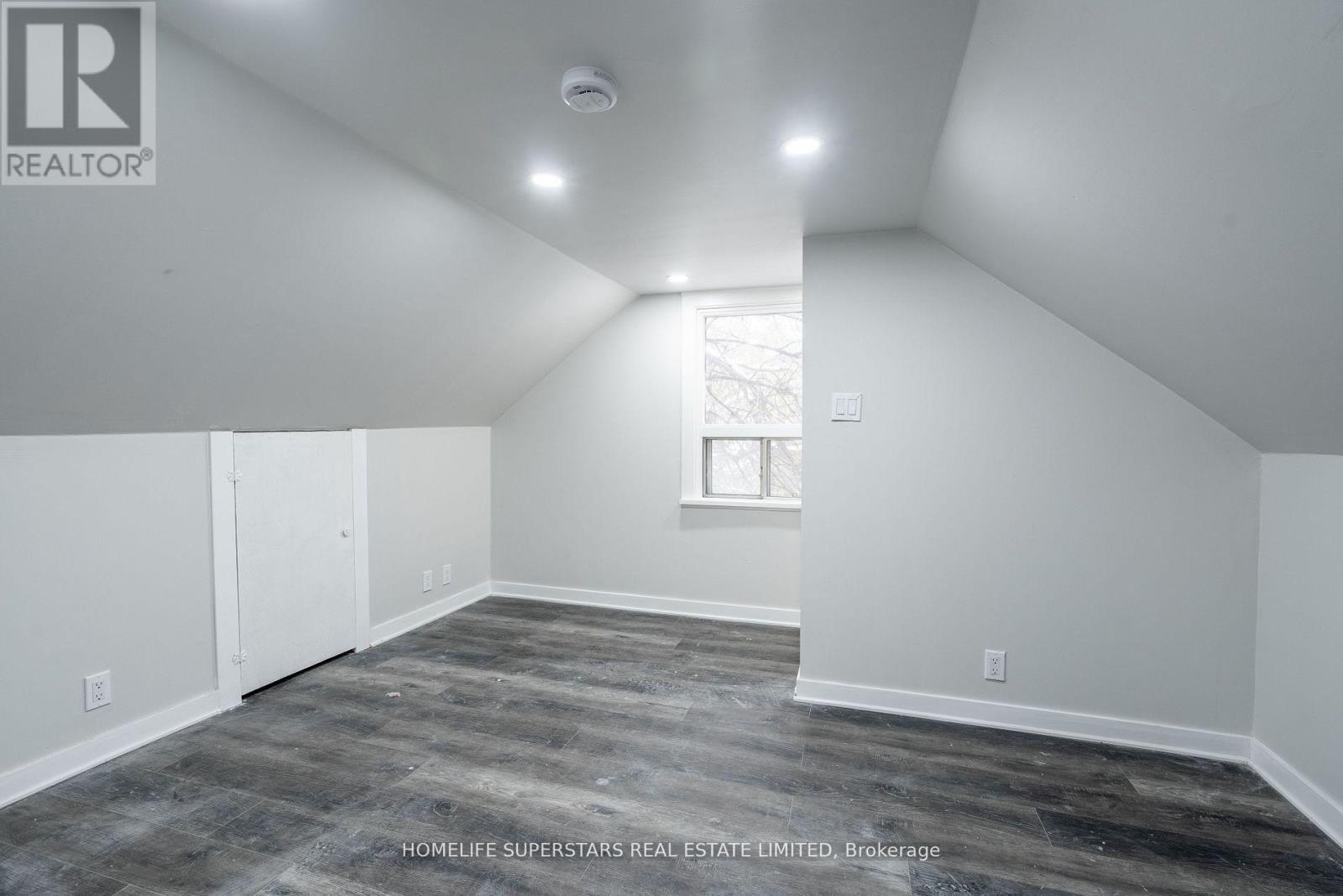 4550 HOMEWOOD AVENUE - 22