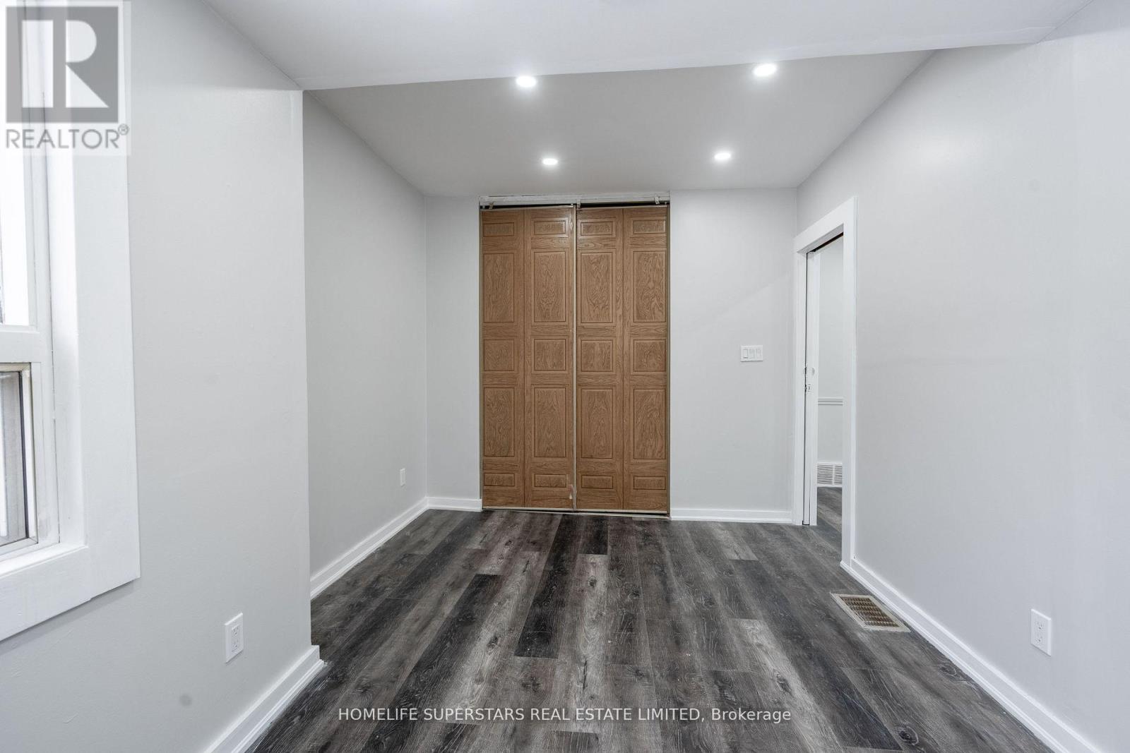 4550 HOMEWOOD AVENUE - 8