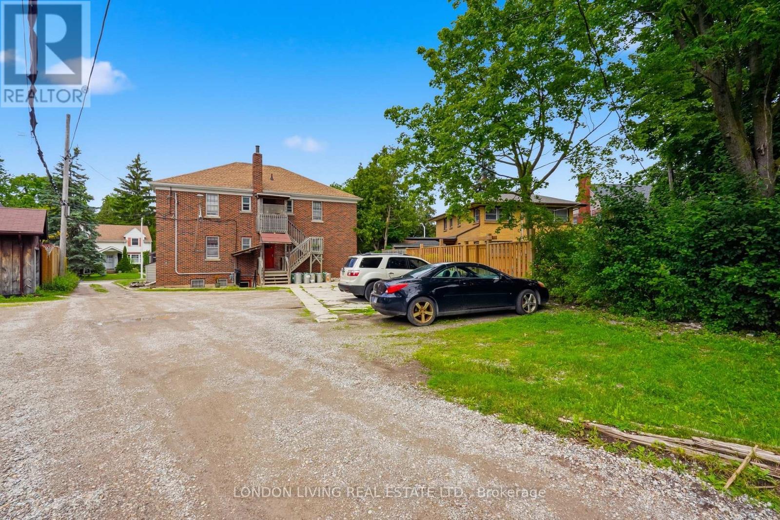 107 WINDSOR CRESCENT - 15