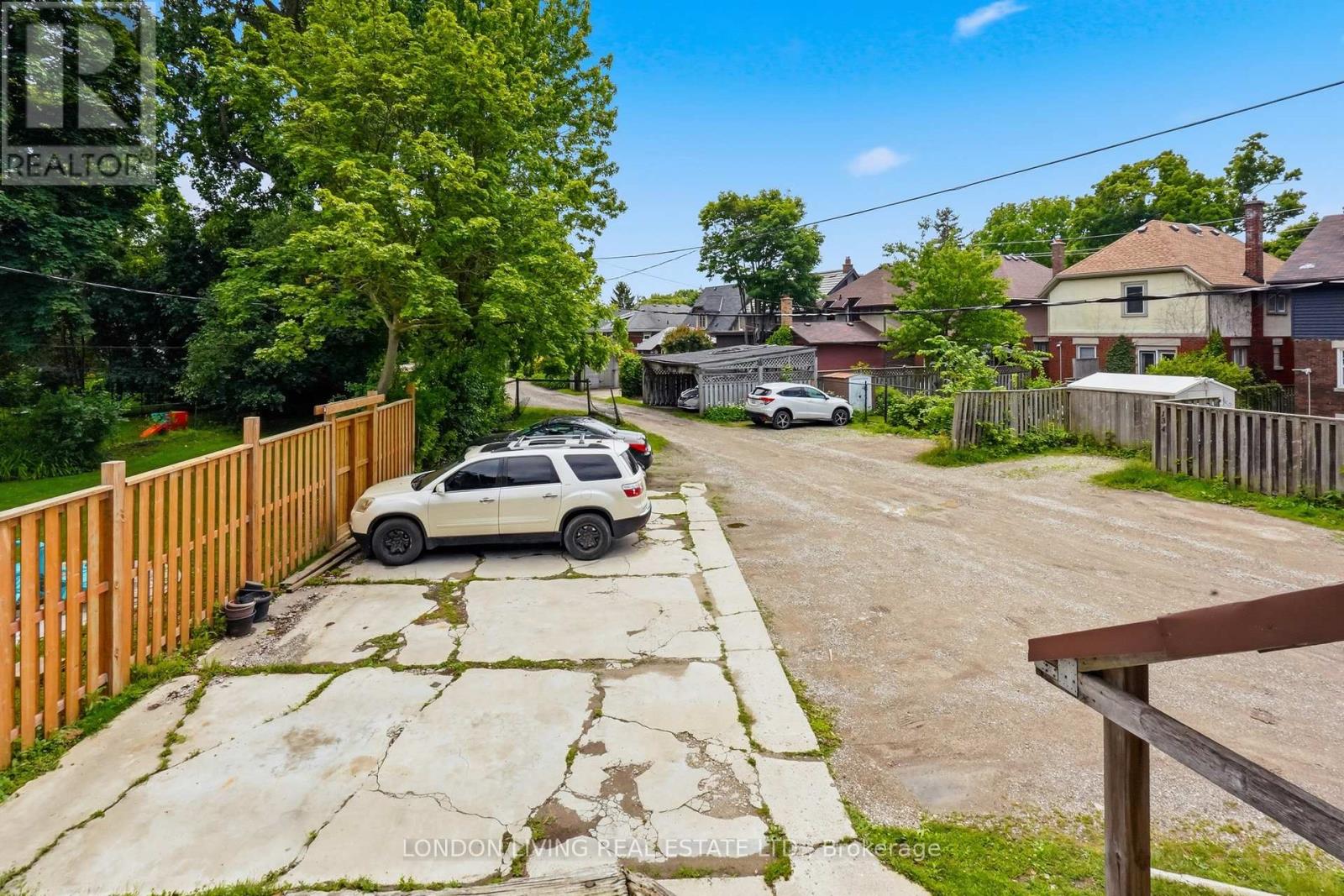 107 WINDSOR CRESCENT - 19