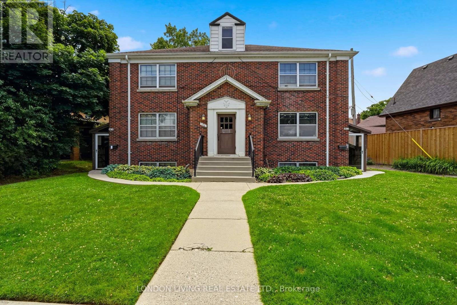 107 WINDSOR CRESCENT - 2