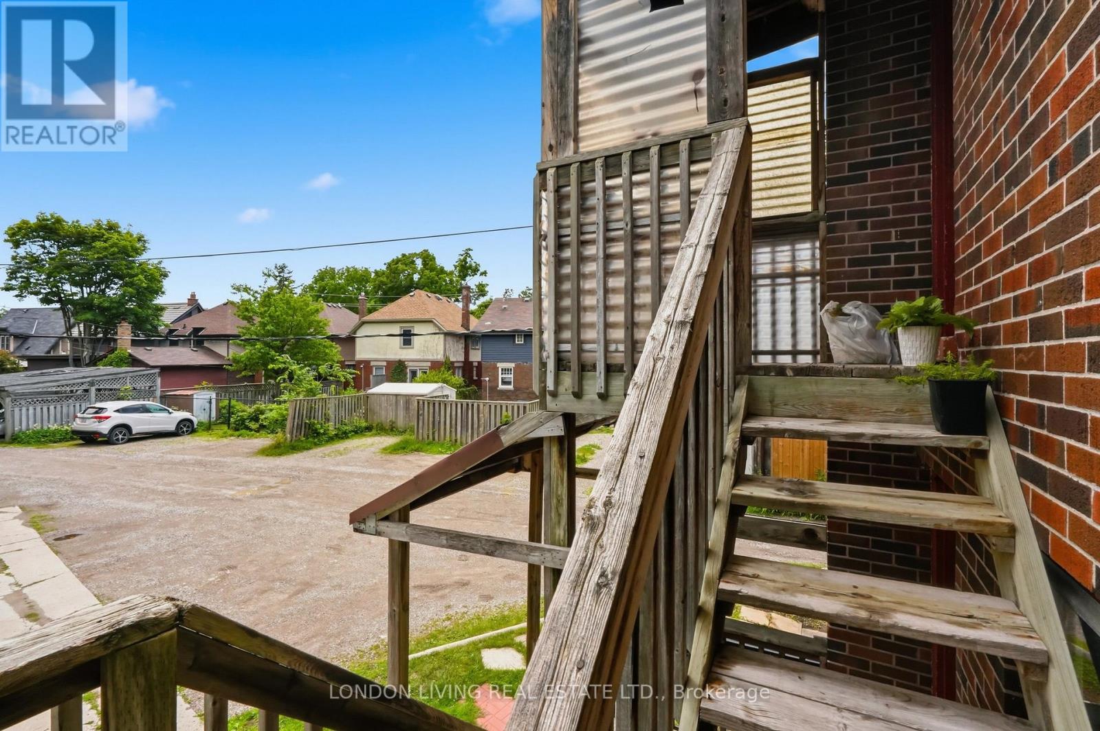 107 WINDSOR CRESCENT - 20