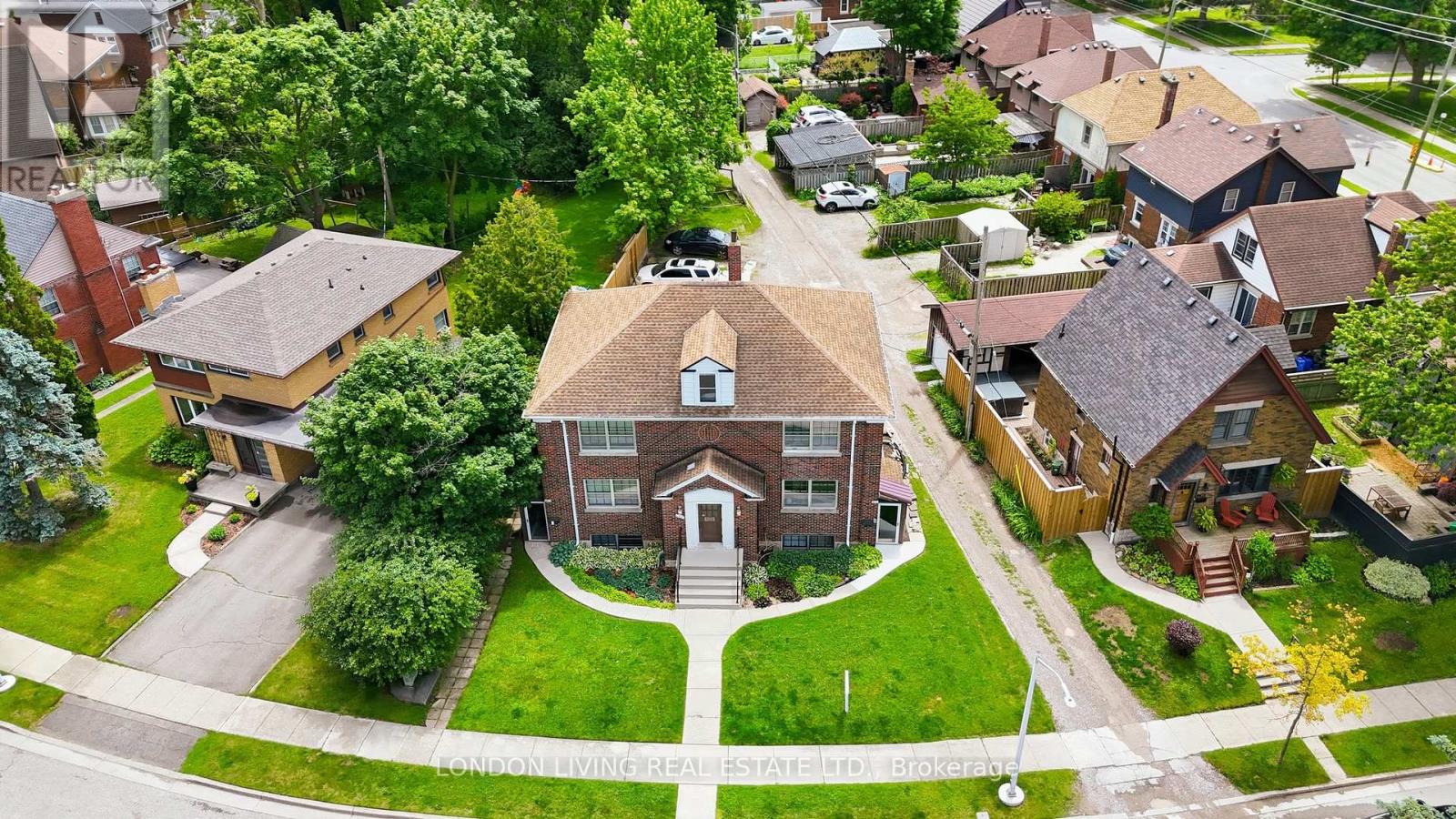 107 WINDSOR CRESCENT - 23