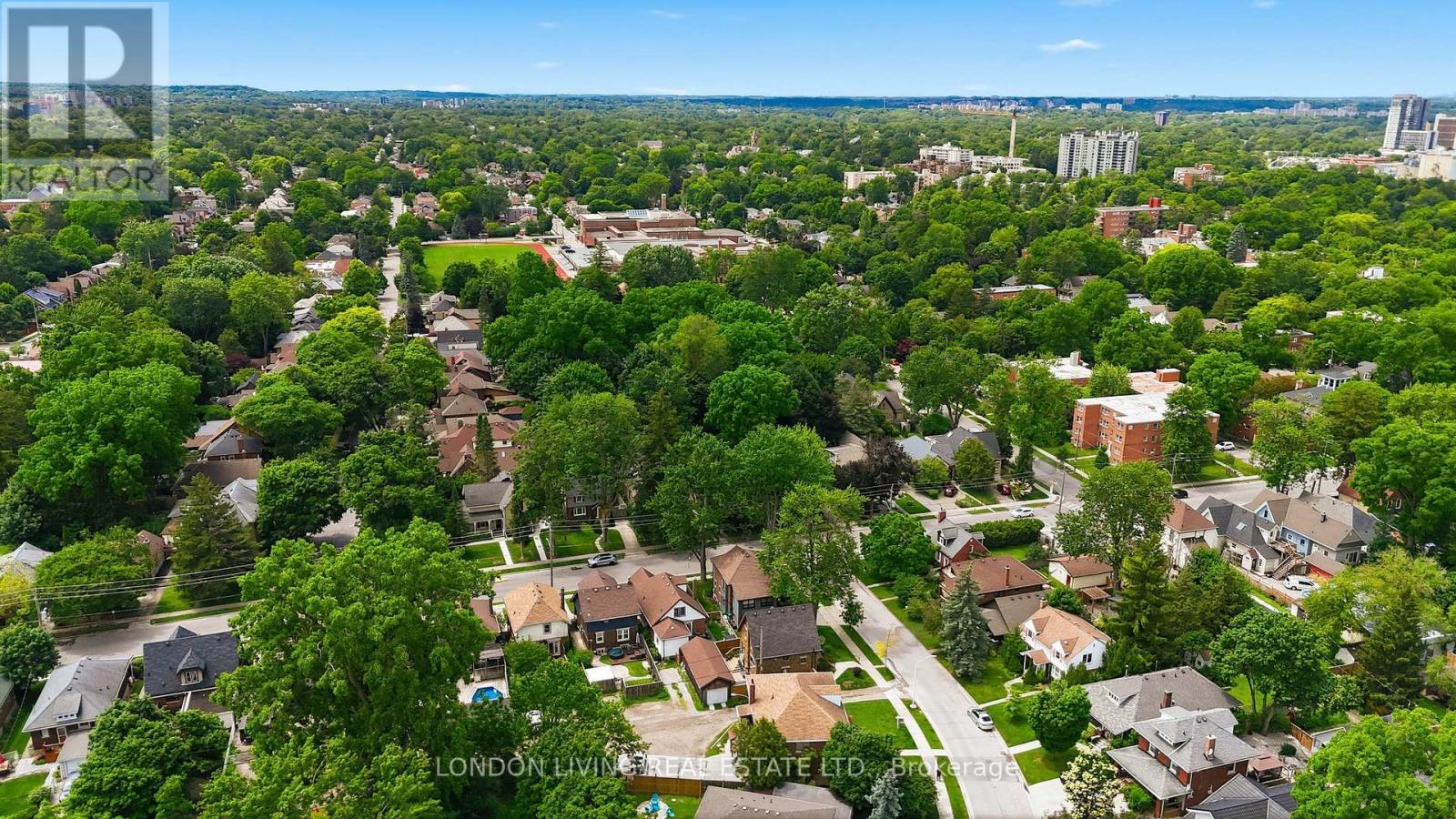 107 WINDSOR CRESCENT - 28