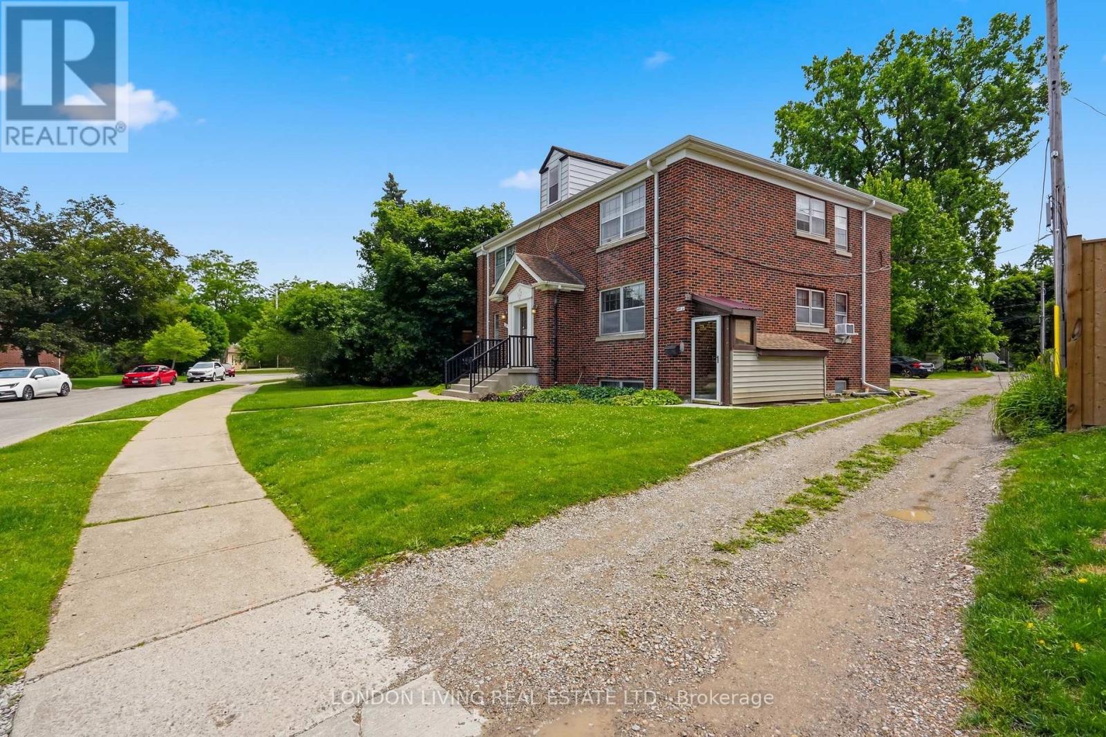 107 WINDSOR CRESCENT - 5