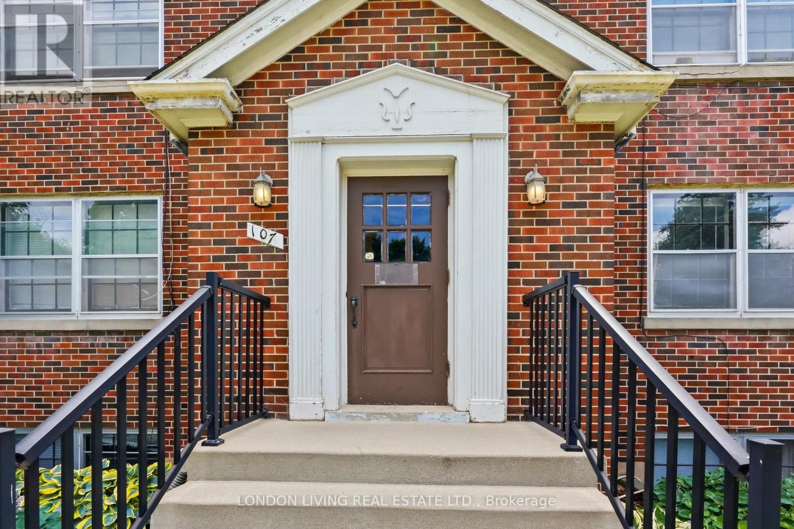 107 WINDSOR CRESCENT - 6