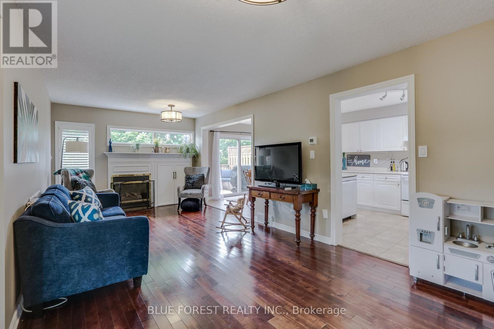 #68 1100 BYRON BASELINE ROAD W - 6