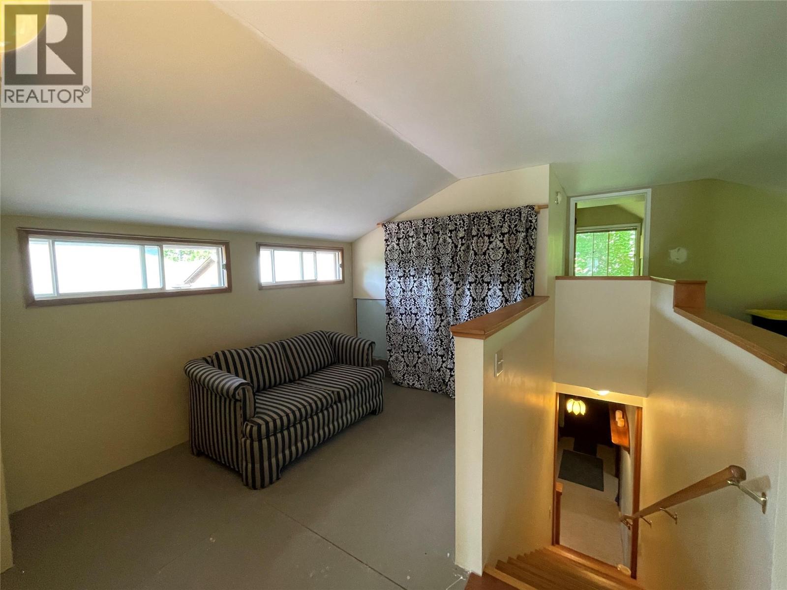 1920 Falls Street - 33