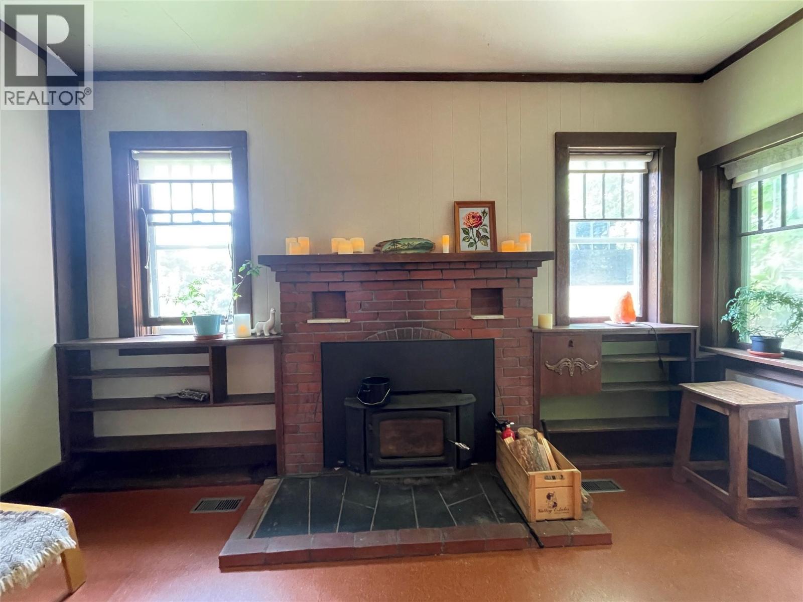 1920 Falls Street - 19