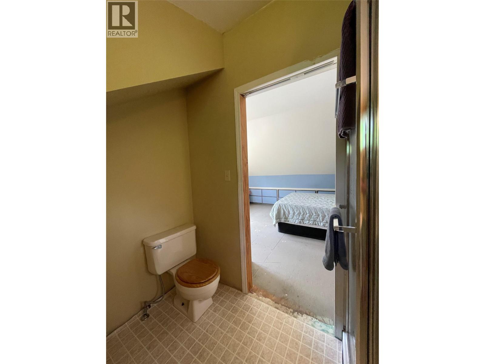 1920 Falls Street - 37
