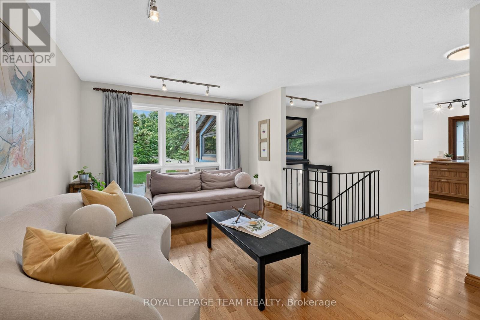 4 Bed, 2 Bath House for Sale in Ottawa – 1282 ALLOWAY CRESCENT, Ottawa – MLS# X13479922 - Image 11