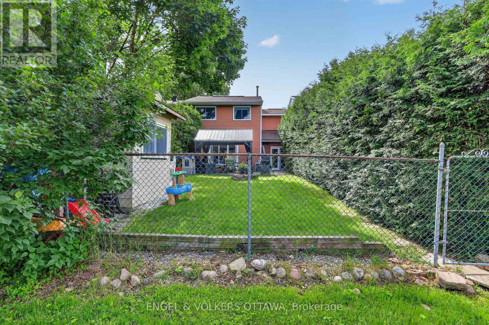 4 Bed, 2 Bath House for Sale in Ottawa – 6269 PADDLER WAY, Ottawa – MLS# X13479952 - Image 45