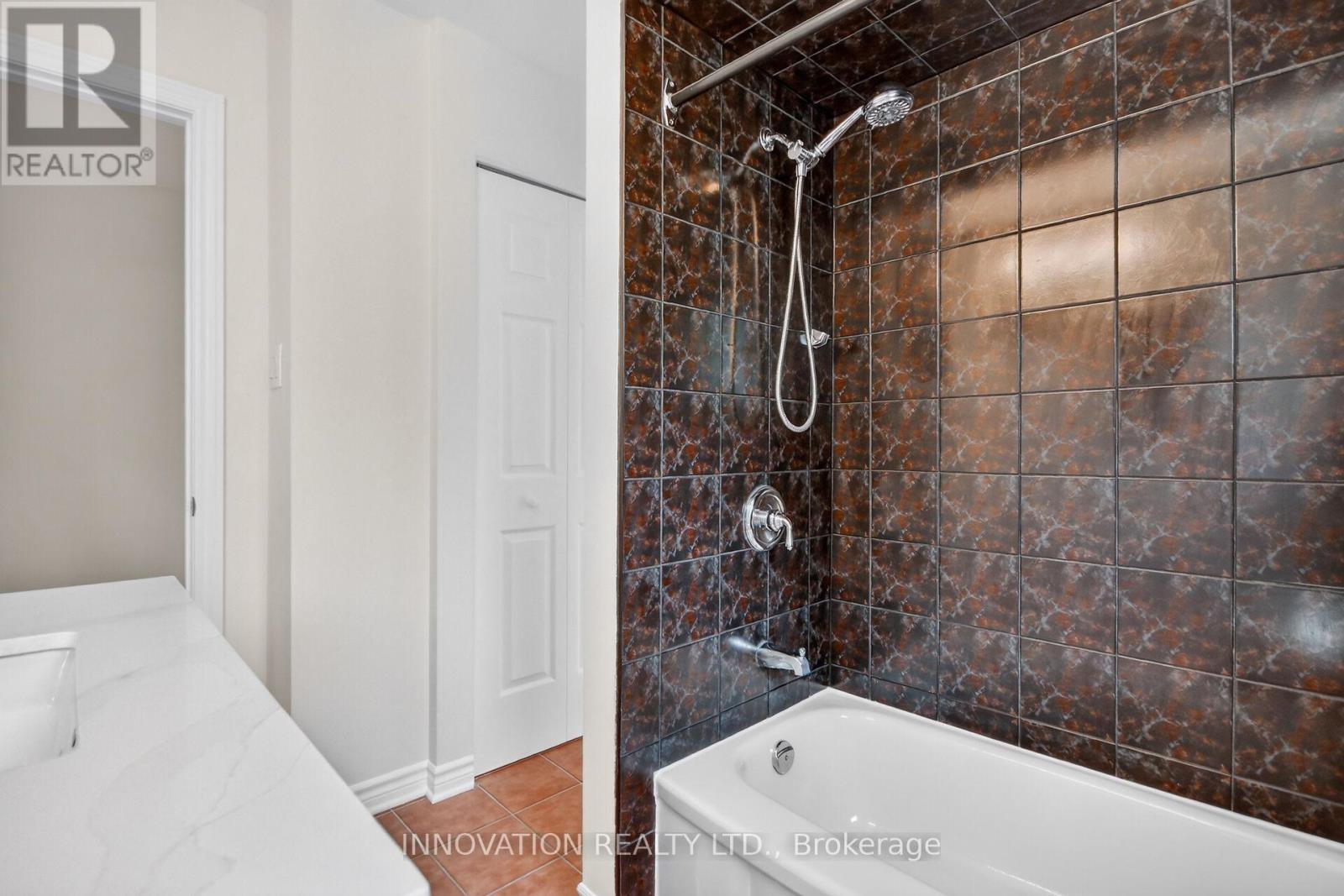 85 HEWITT WAY - 34