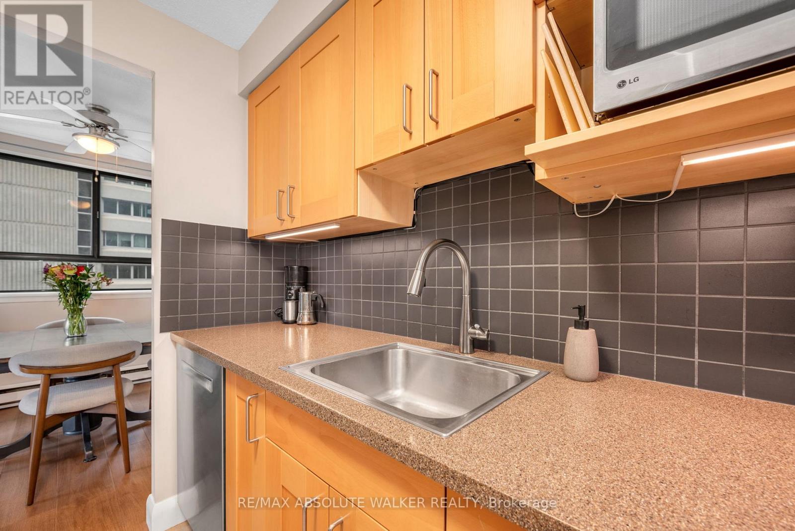 2 Bed, 2 Bath House for Sale in Ottawa – 1007 – 470 LAURIER AVENUE W, Ottawa – MLS# X13480160 - Image 13