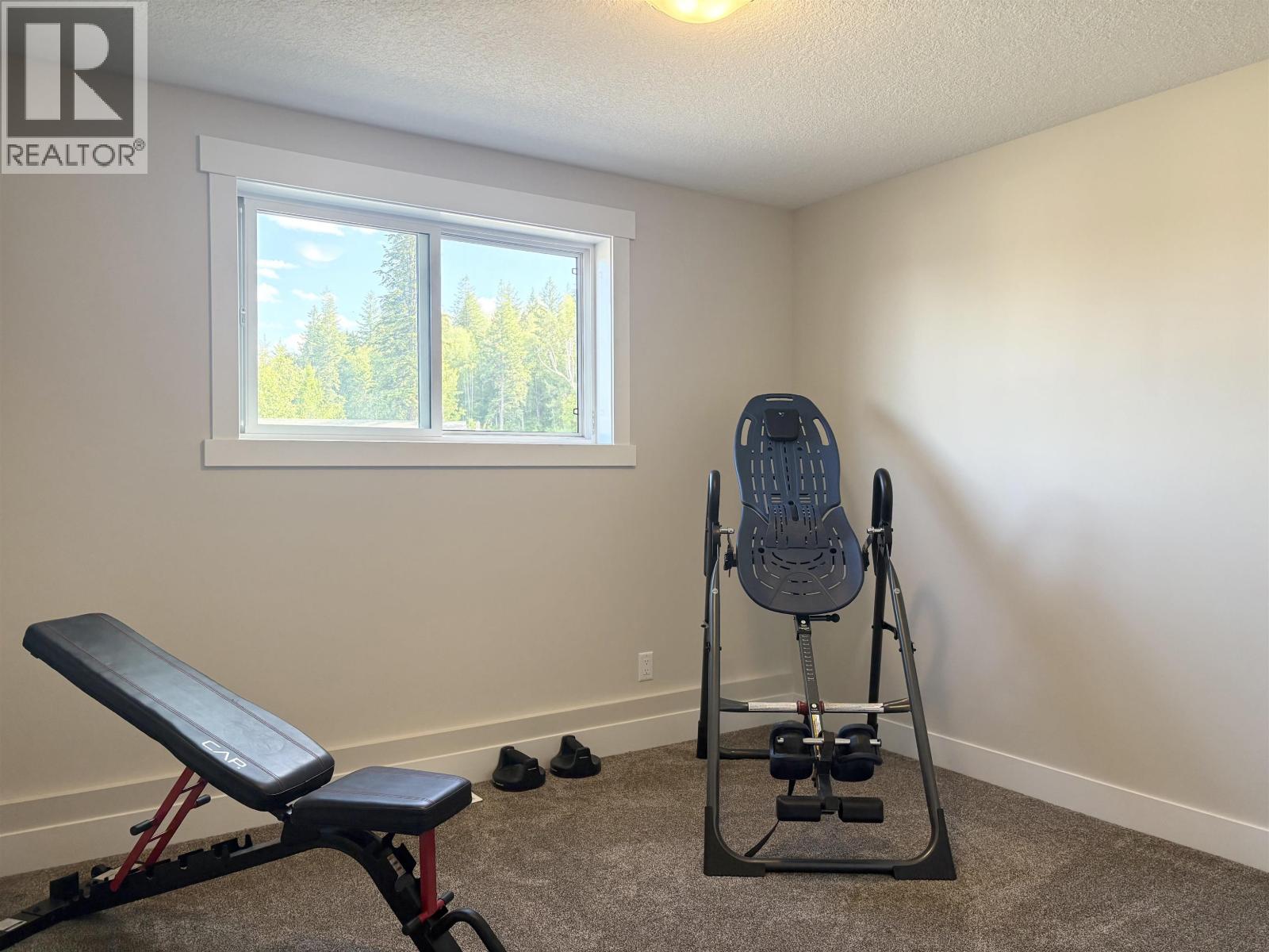 Photo 17 of 36 — 3808 BARNES DRIVE · Prince George, BC