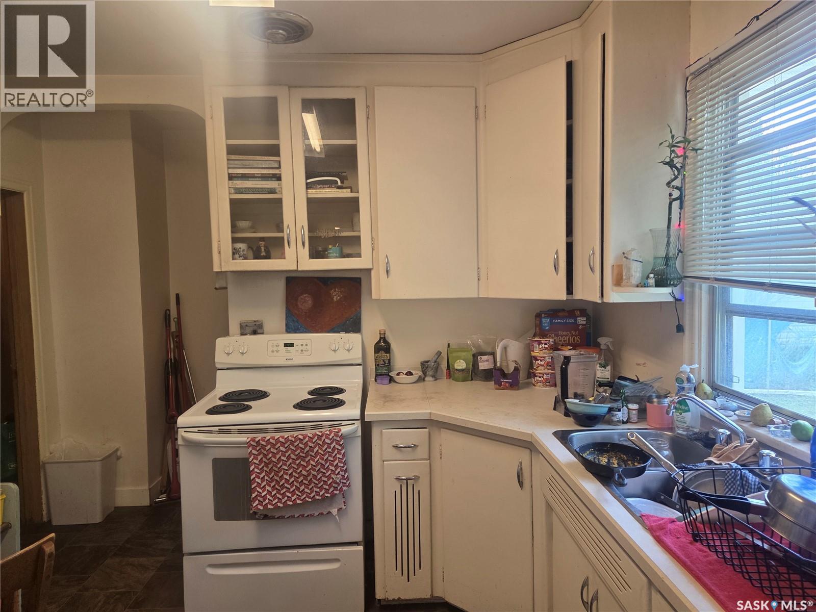 1323 Main STREET - 4