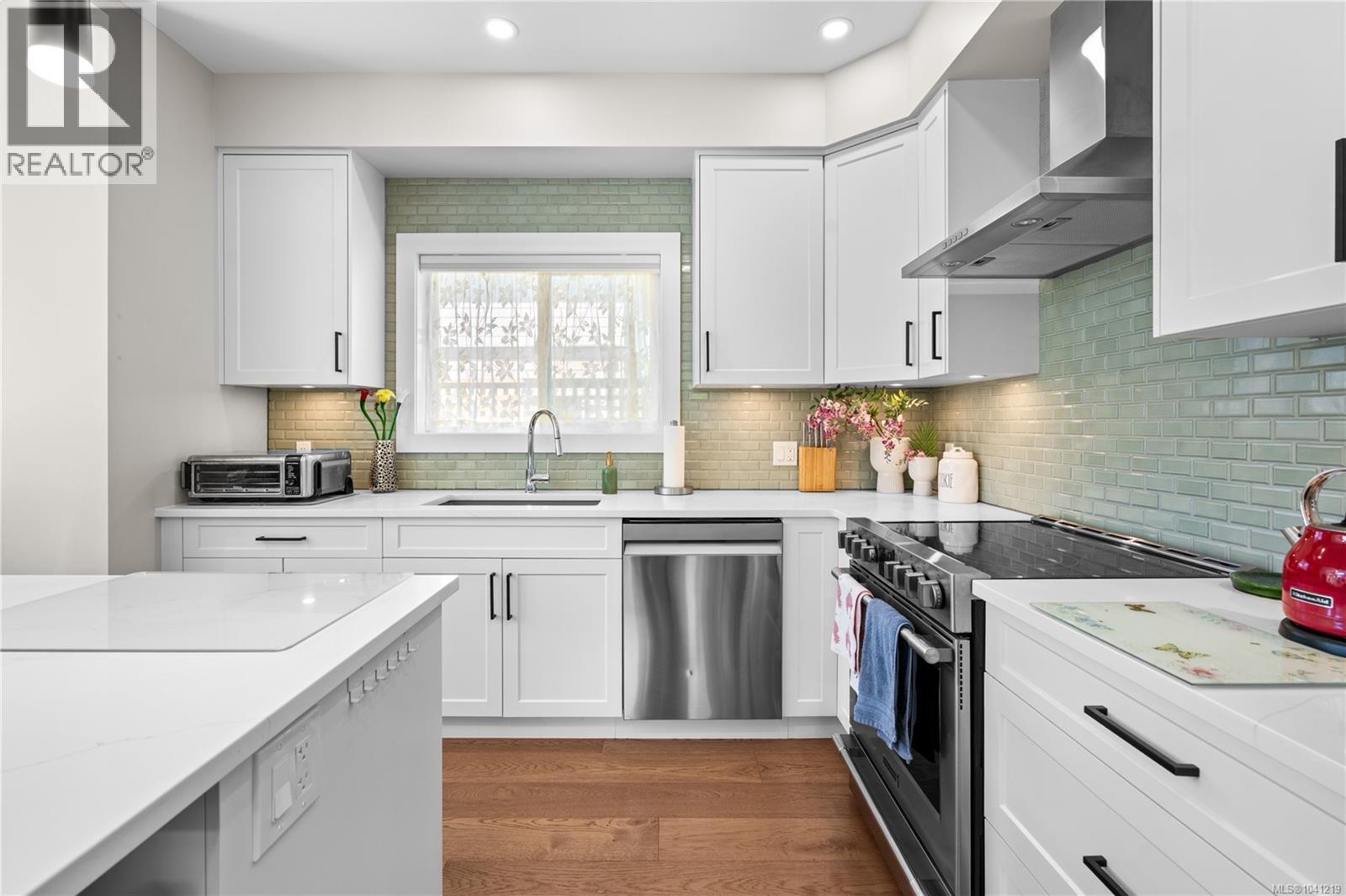 1183 Marchant Rd, Central Saanich