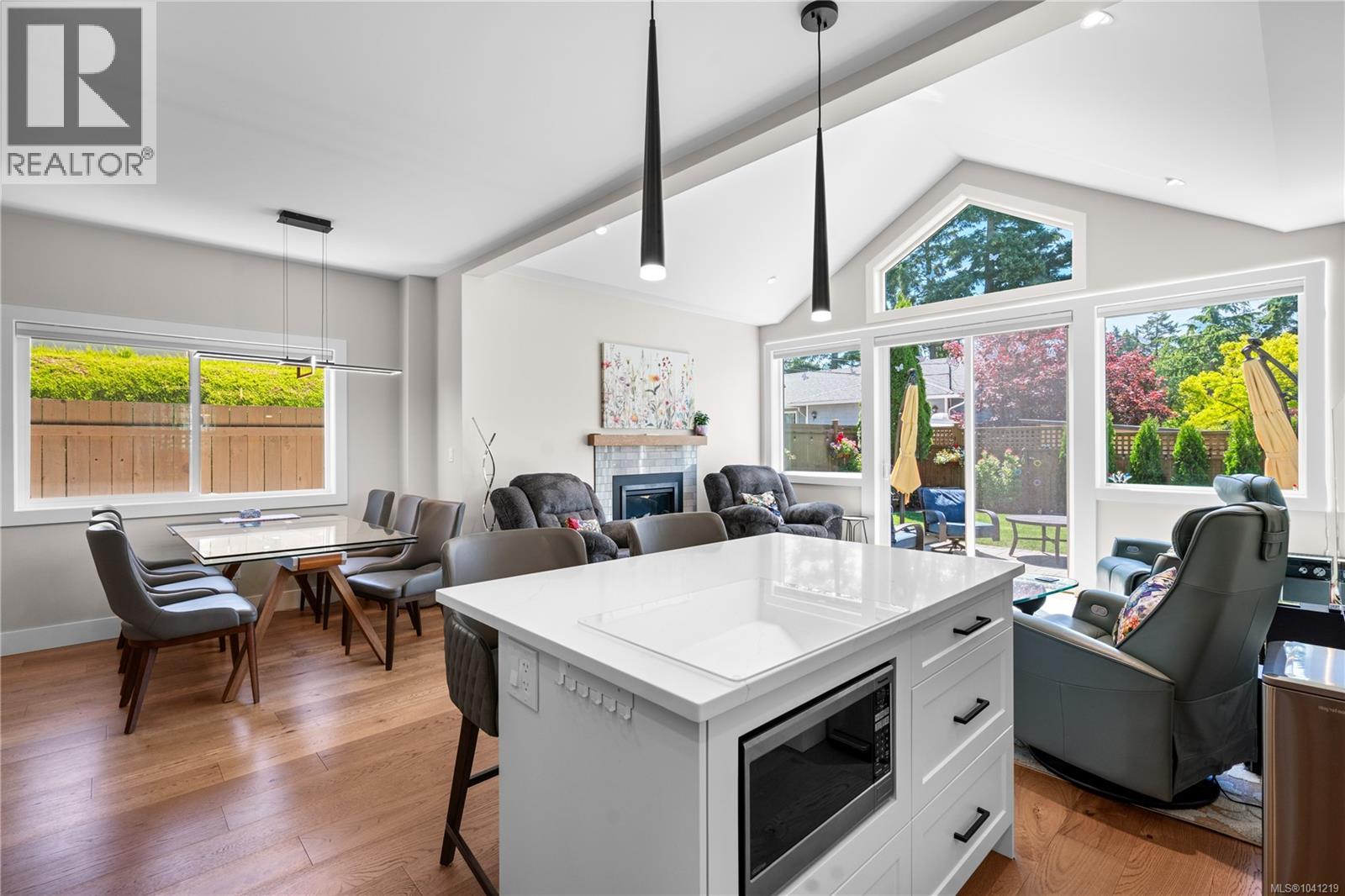 1183 Marchant Rd, Central Saanich