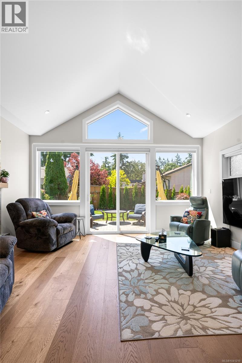 1183 Marchant Rd, Central Saanich