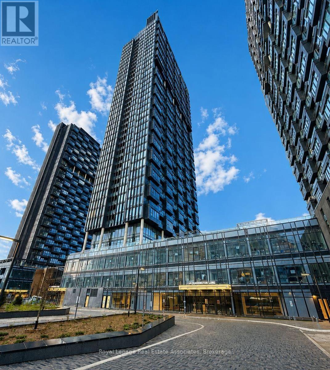 #1004 1 QUARRINGTON LANE - 2