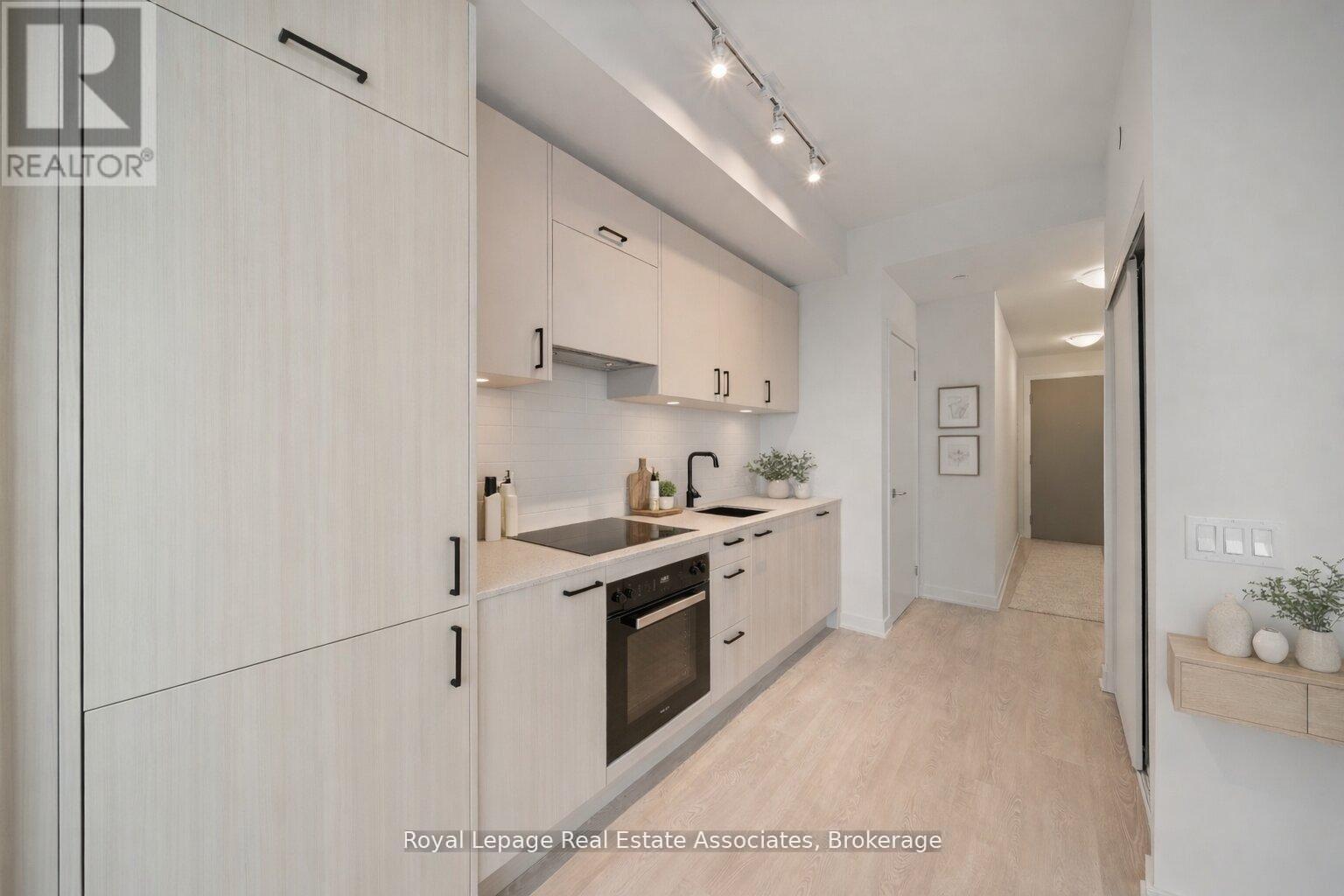 #1004 1 QUARRINGTON LANE - 1