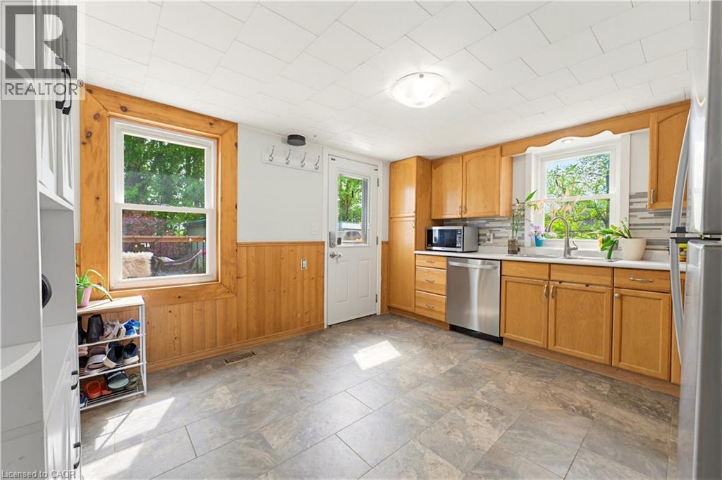 1390 MCKENZIE Road - 10