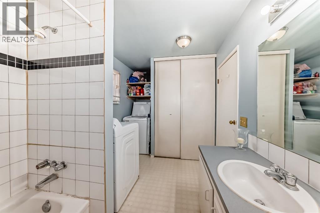 #409 2520 Palliser Drive SW - 25