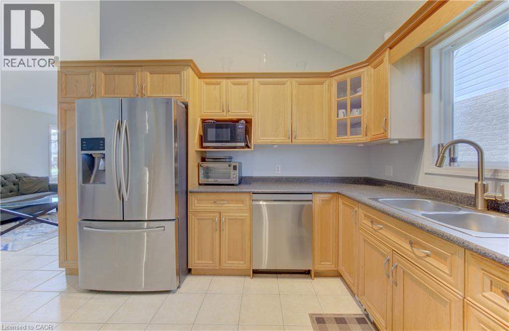 460 LANGLAW Drive - 11