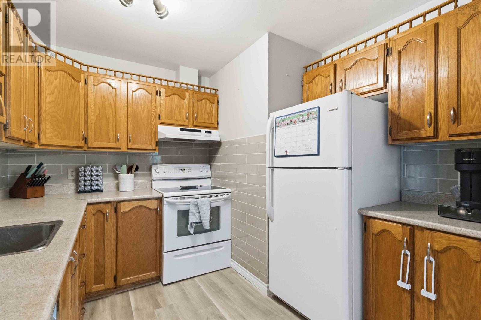 Property 21 of 36 of Unit 14 3 Rose Way