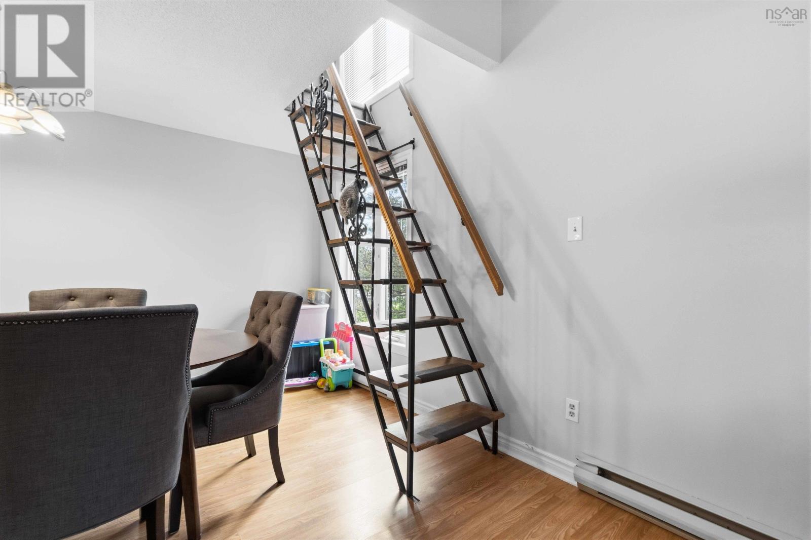 Property 28 of 36 of Unit 14 3 Rose Way