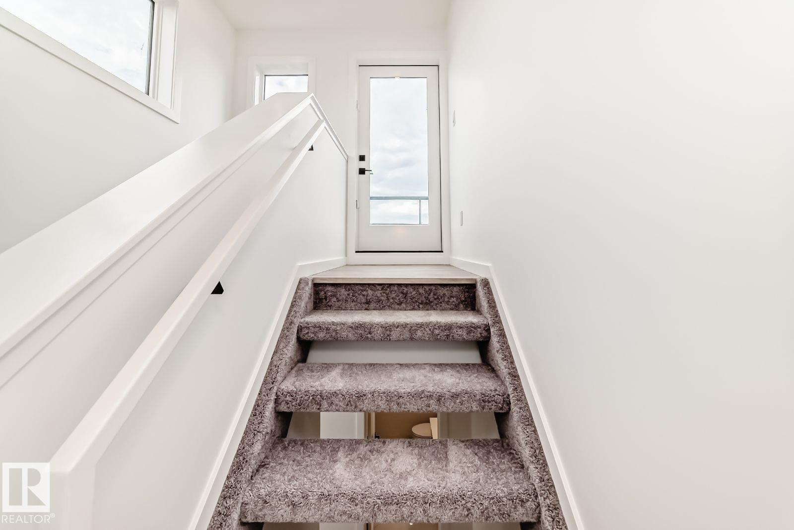 #68 5 Rondeau DR - 44