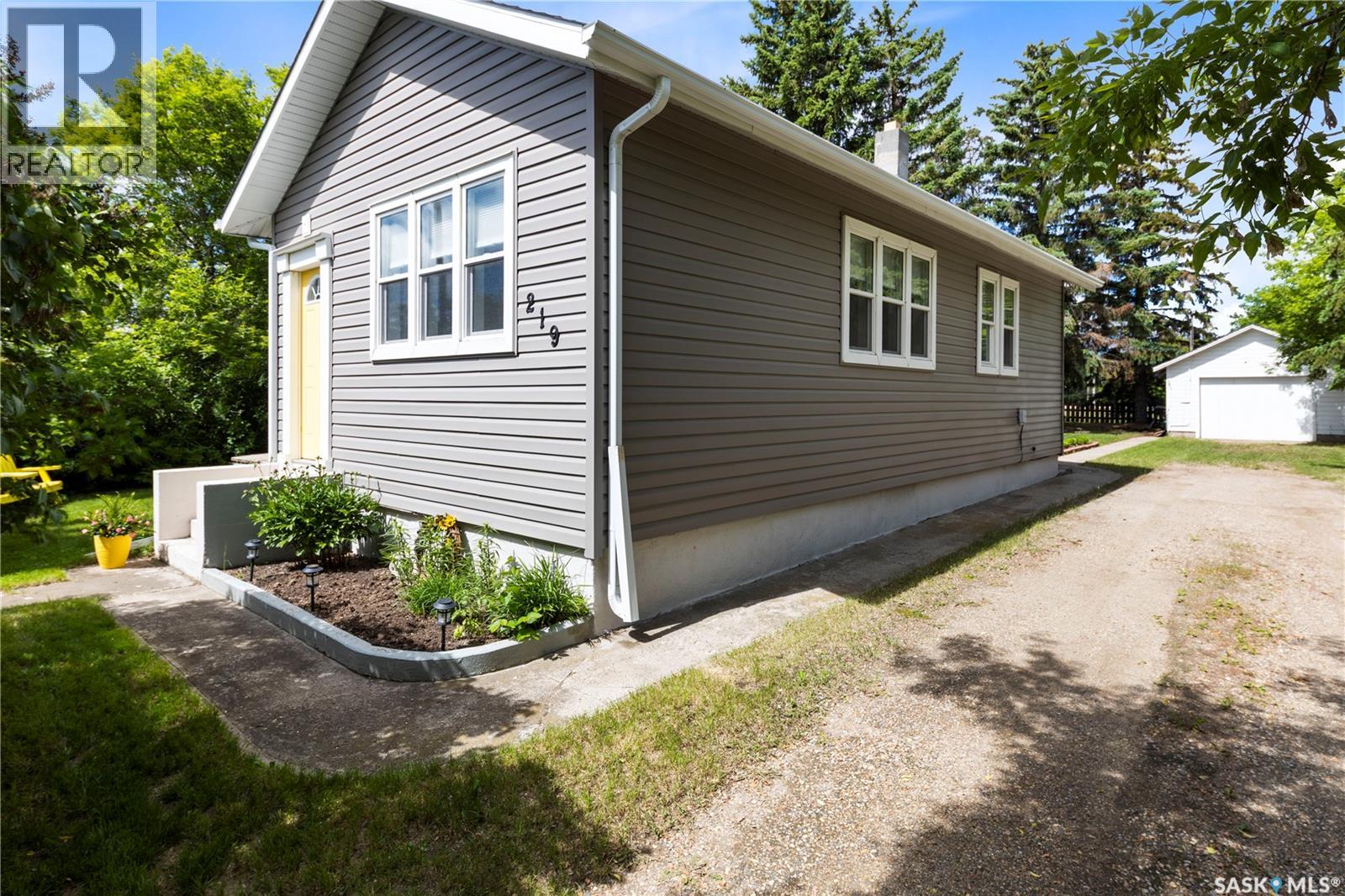 219 Margaret STREET - 1