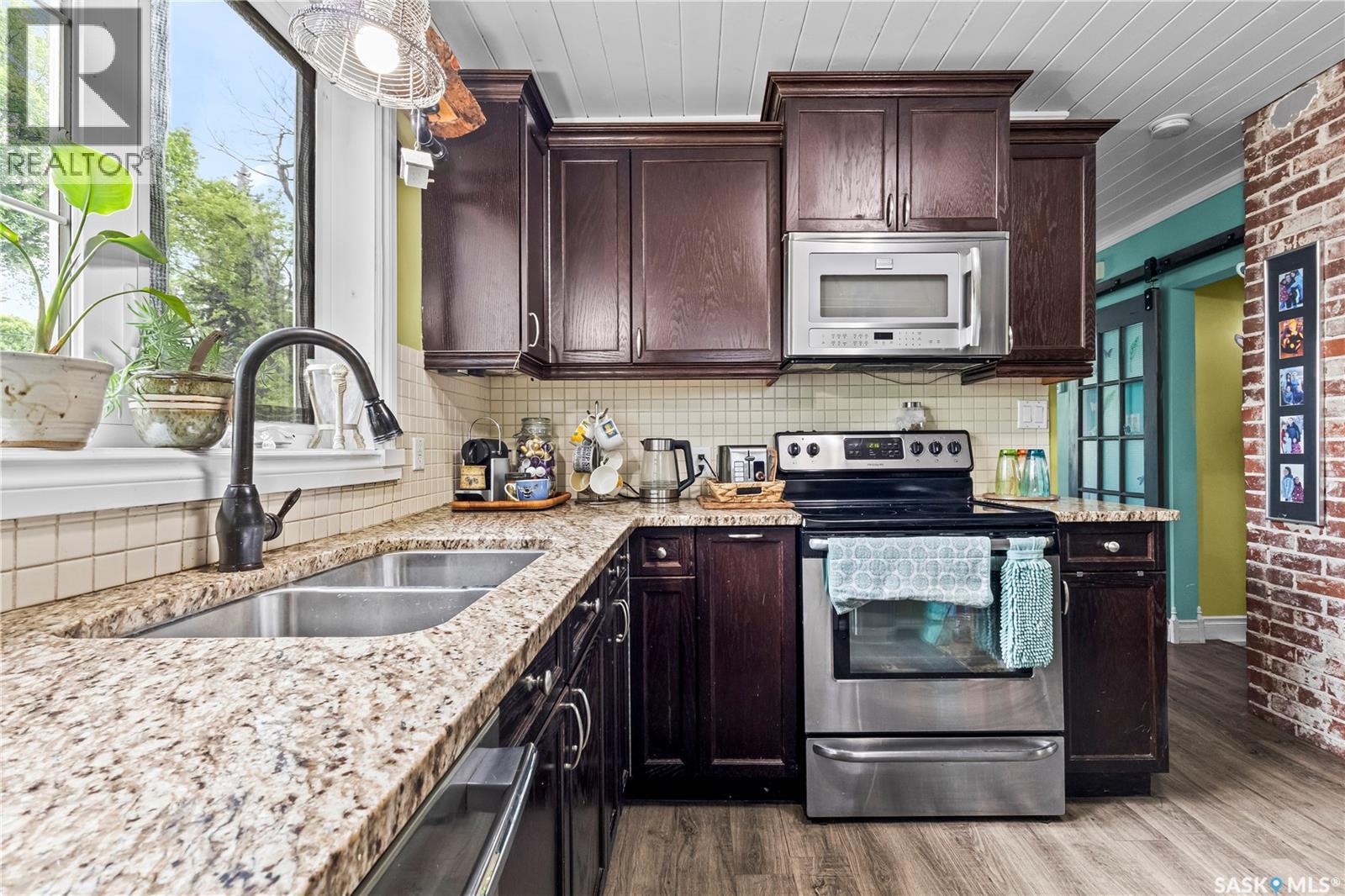 616 20th STREET W - 11