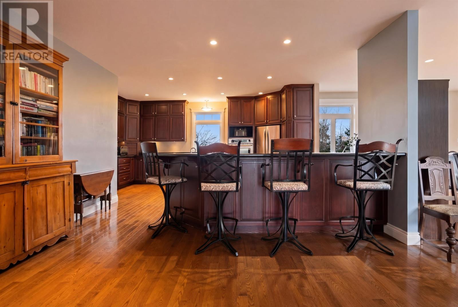 110 Alexander Crescent - 11