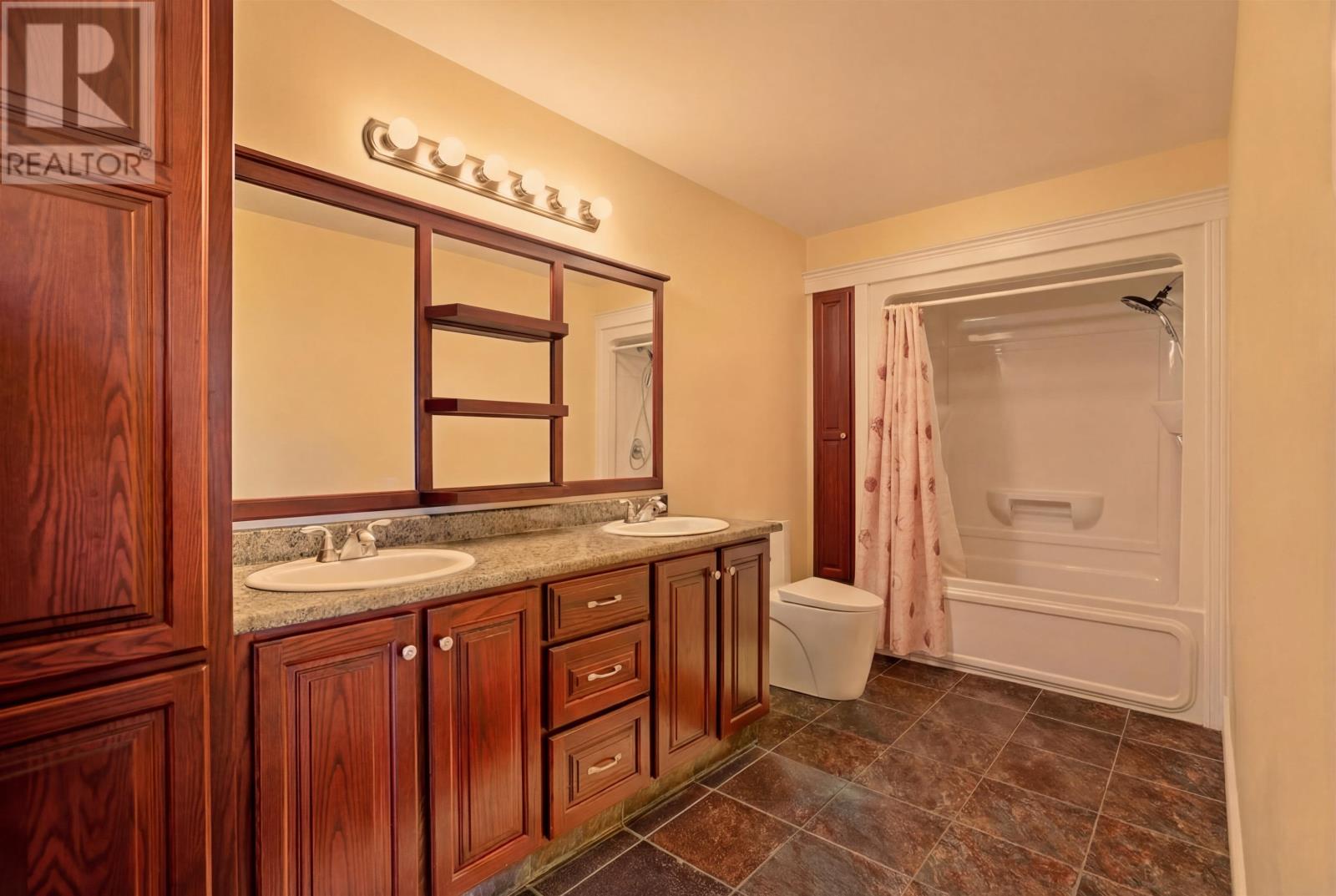 110 Alexander Crescent - 27