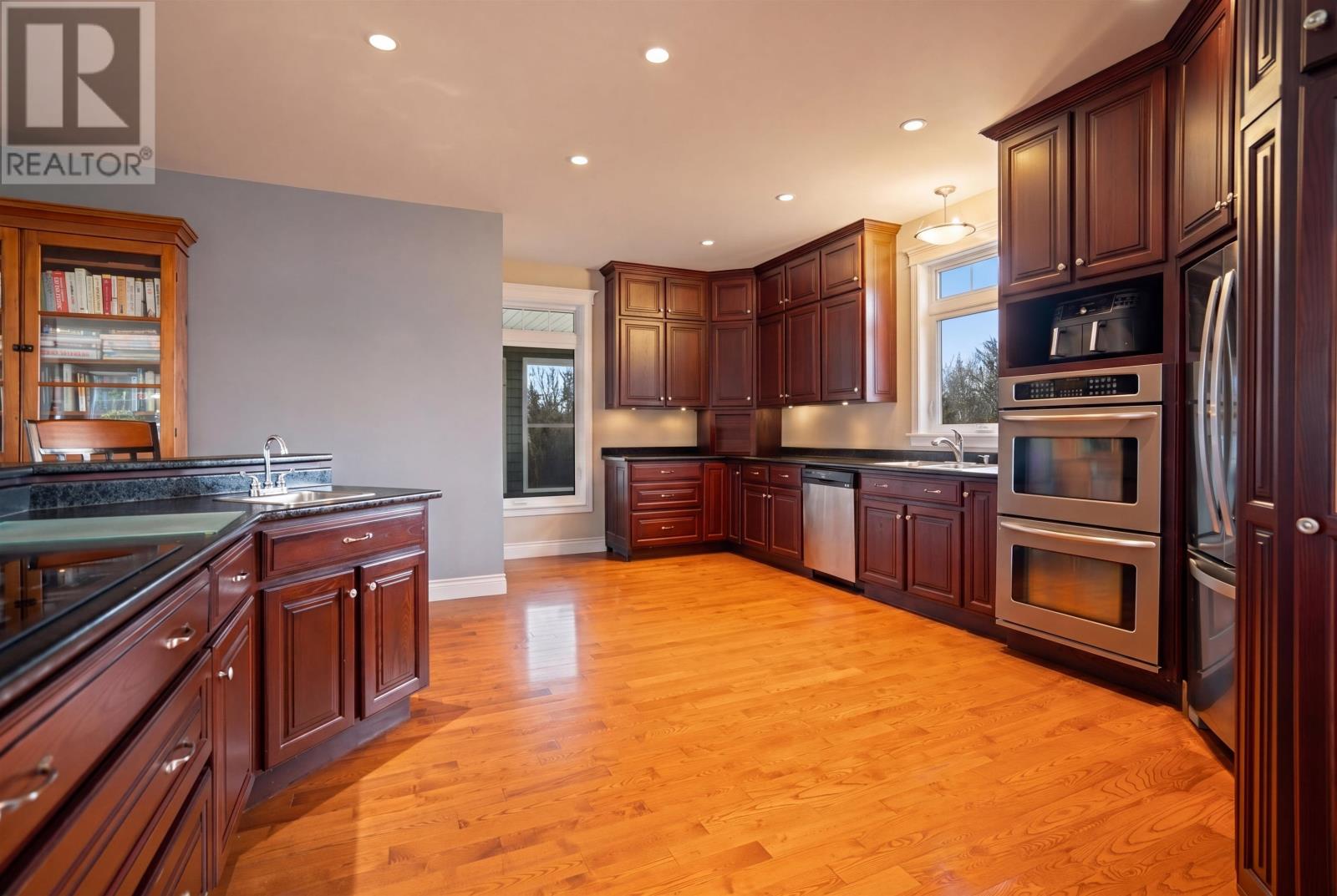 110 Alexander Crescent - 13