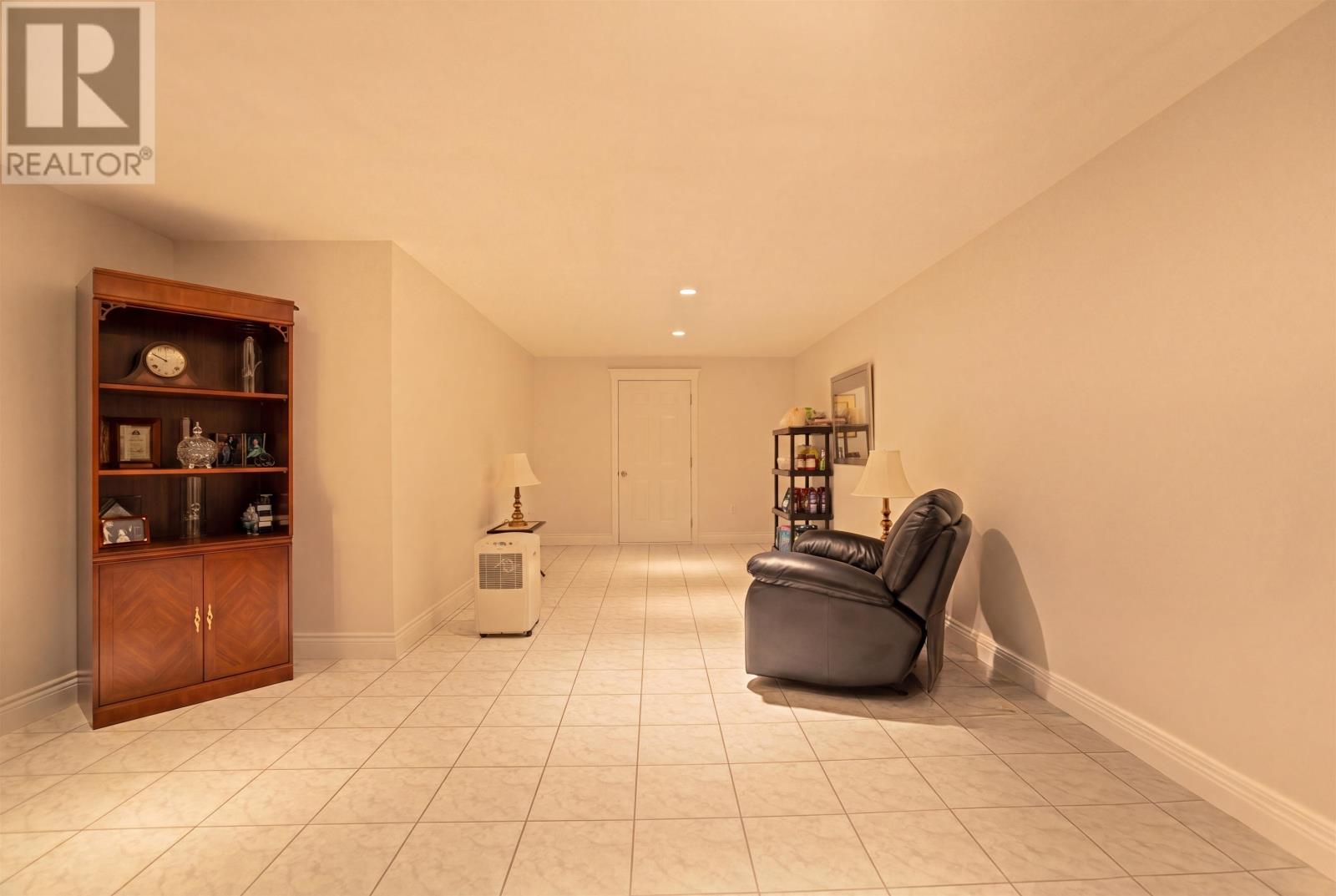 110 Alexander Crescent - 40