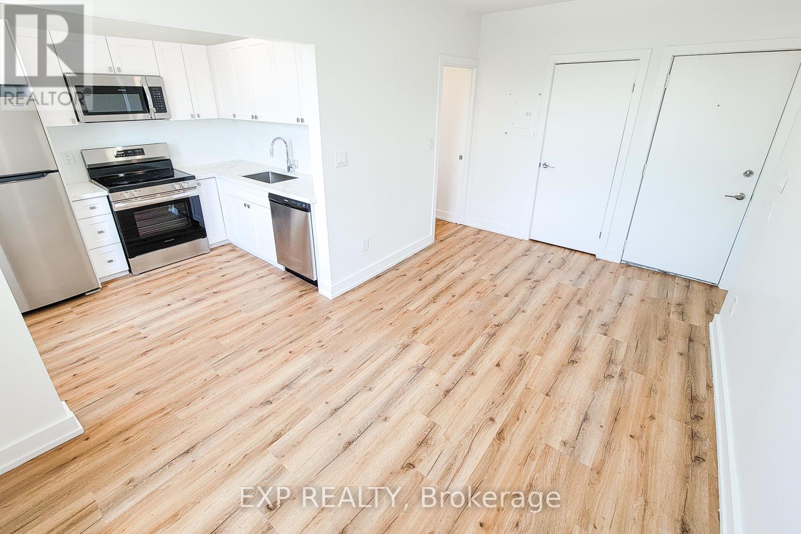 1052 BARTON STREET E - 10