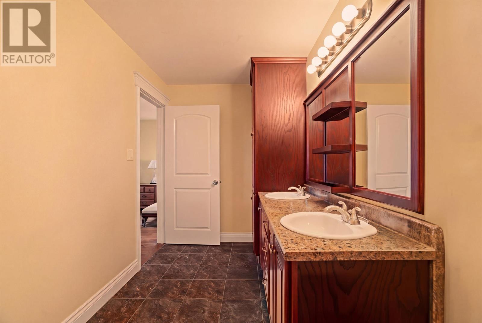 110 Alexander Crescent - 29