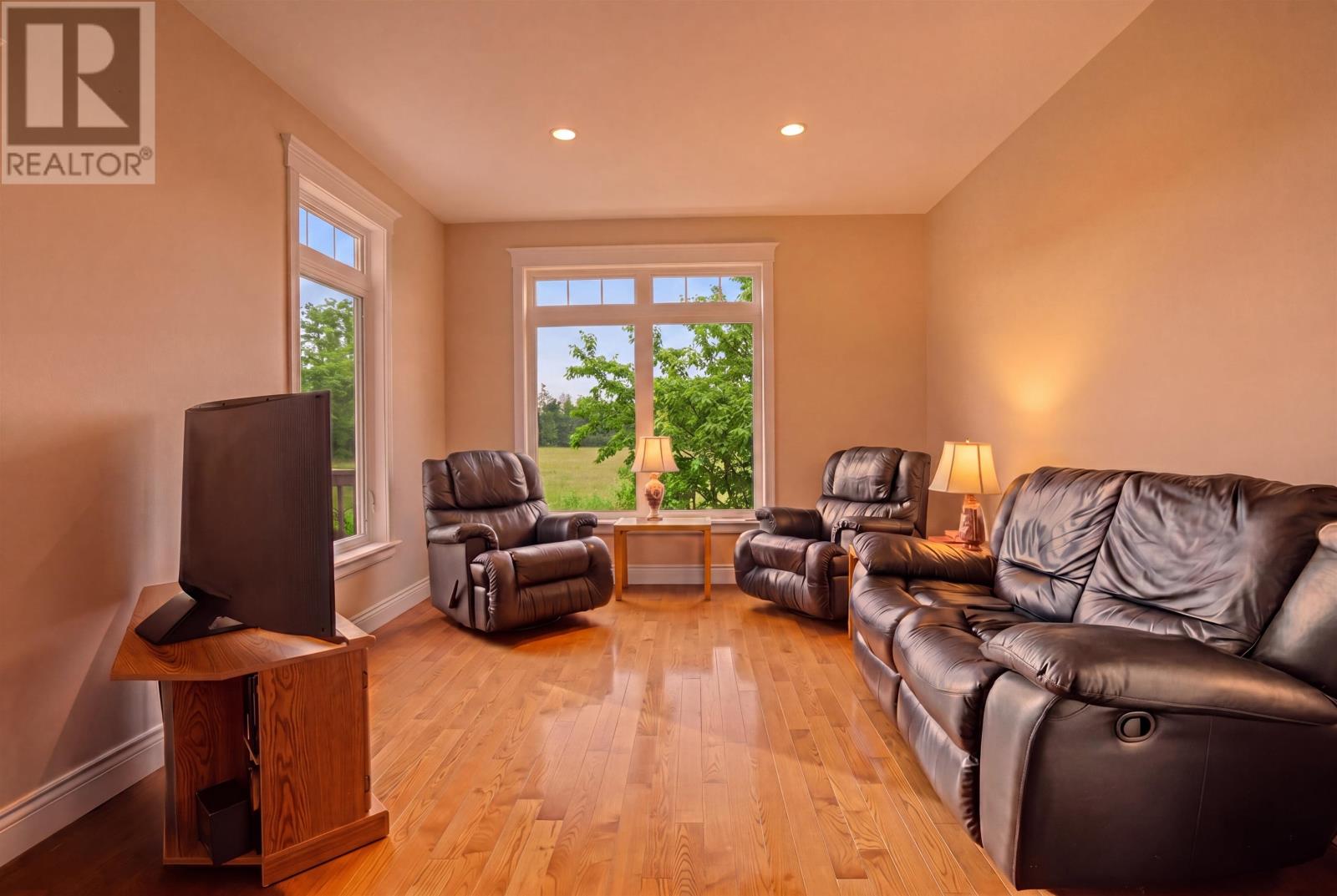 110 Alexander Crescent - 15