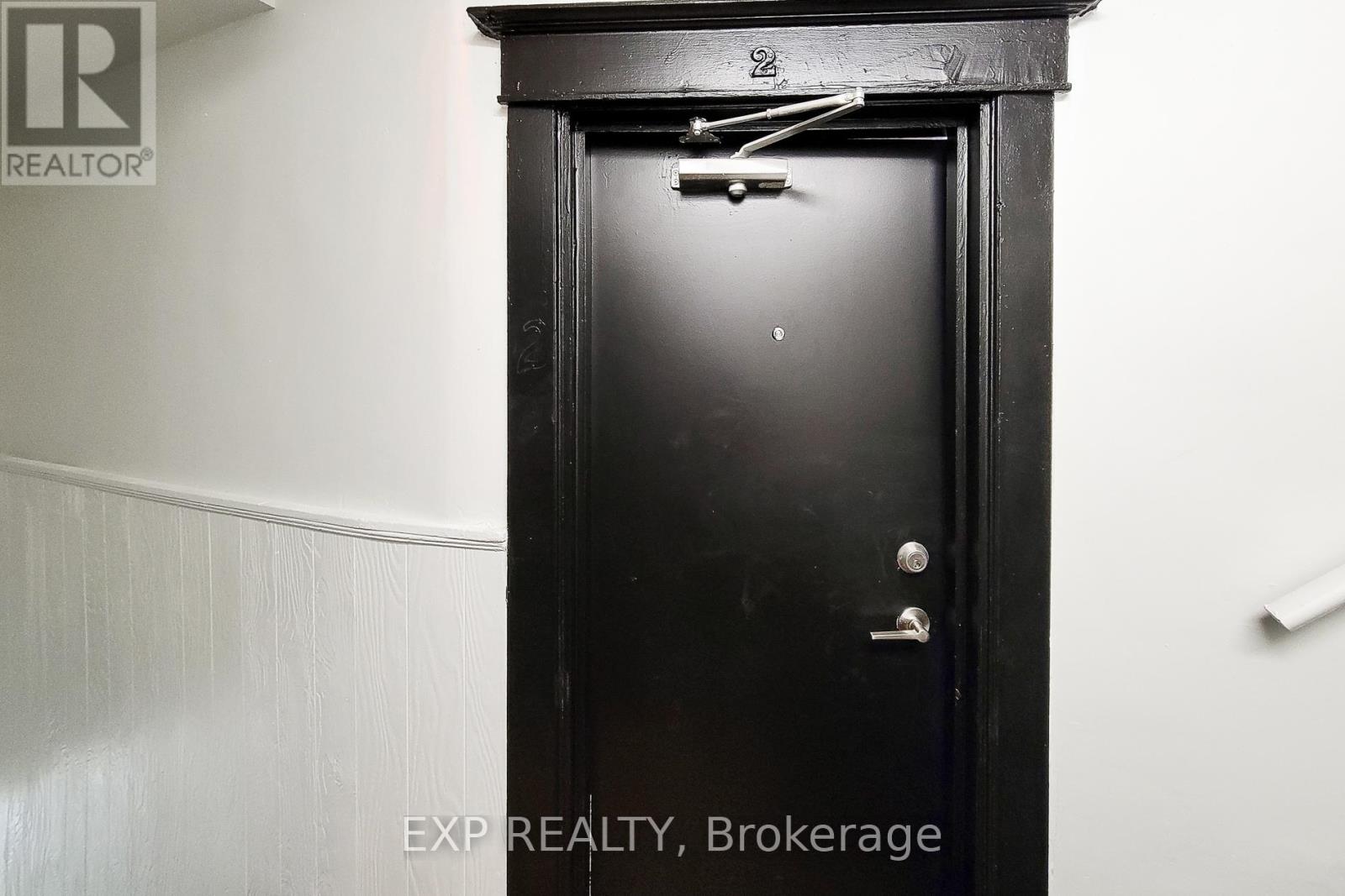1052 BARTON STREET E - 21