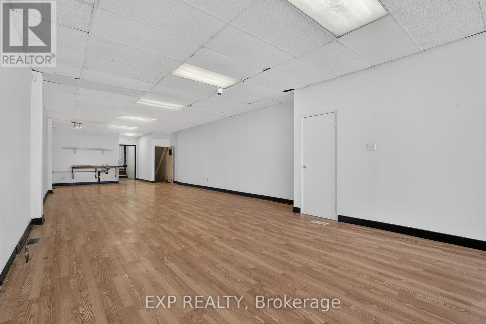 1052 BARTON STREET E - 39