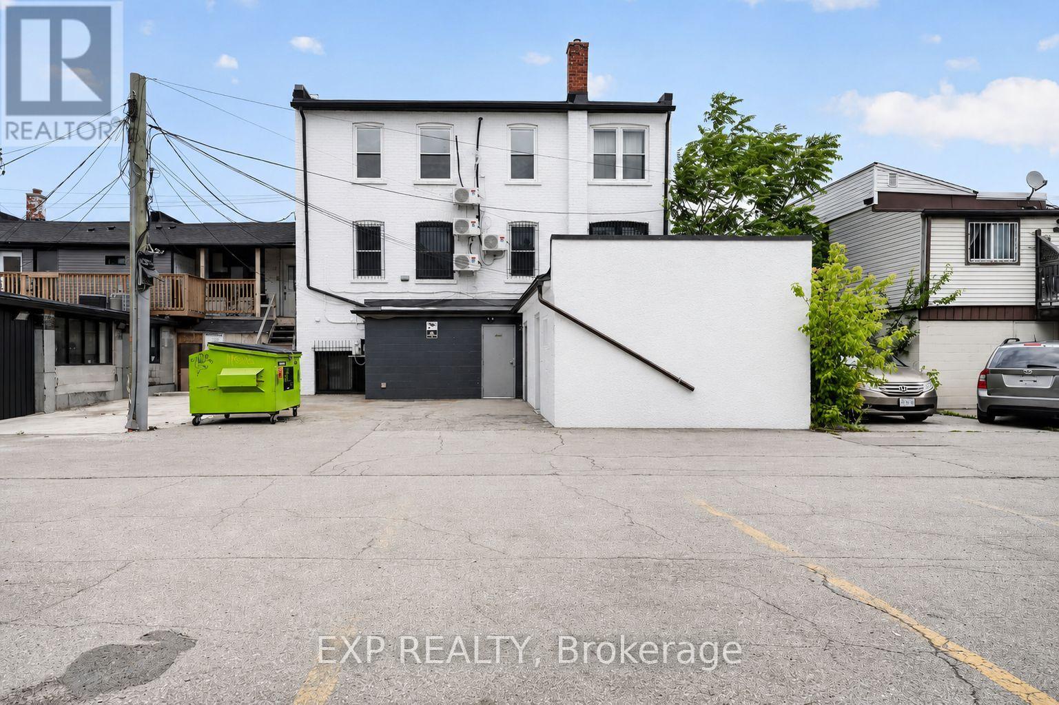 1052 BARTON STREET E - 44