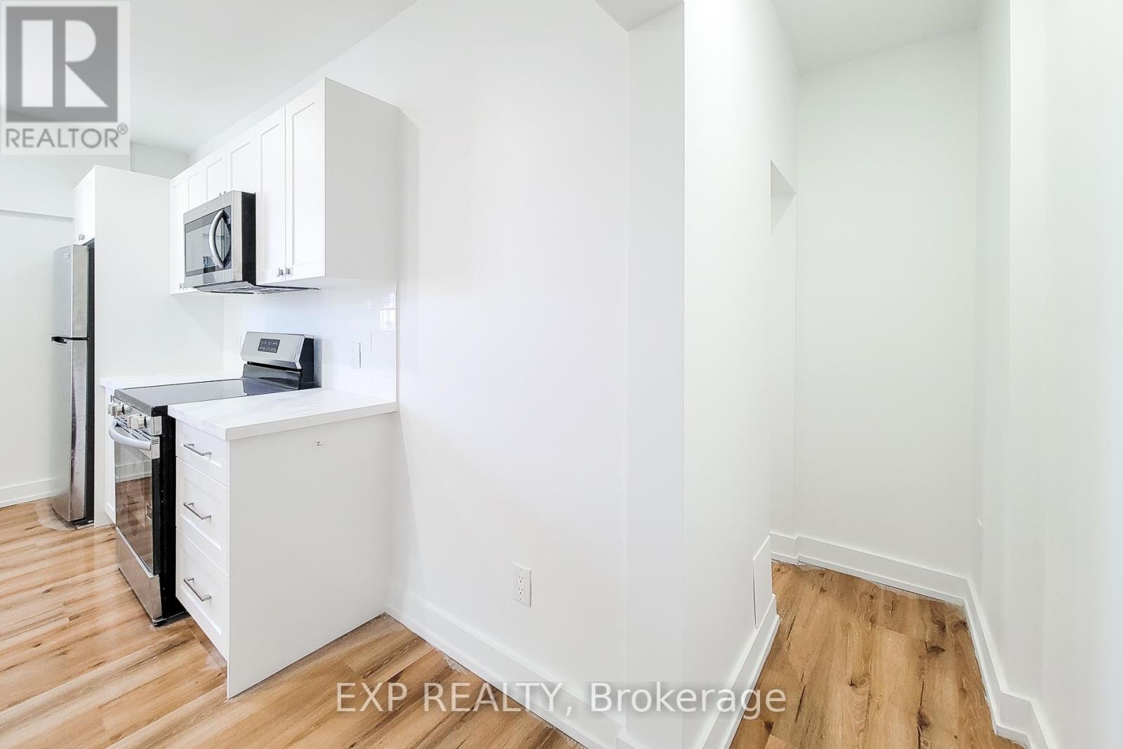 1052 BARTON STREET E - 32