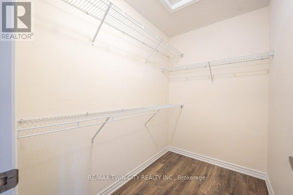 #20 455 GUELPH AVENUE - 27