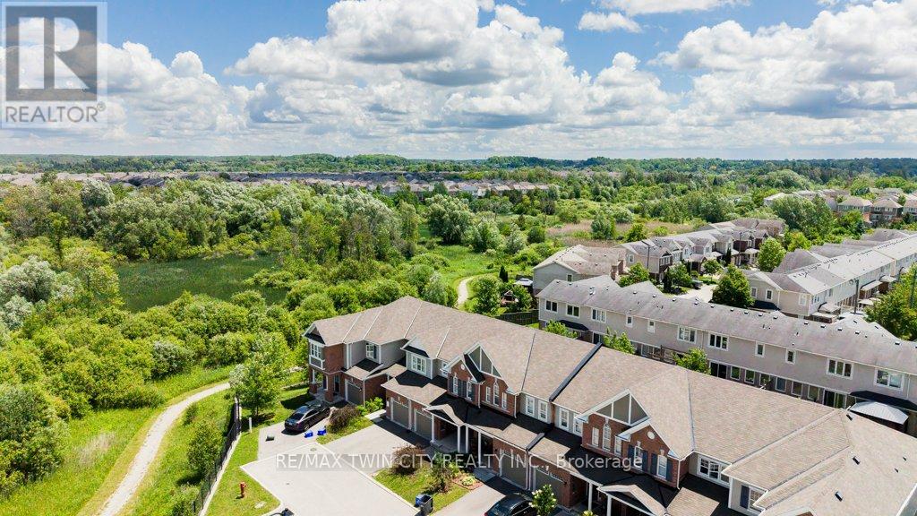 #20 455 GUELPH AVENUE - 35