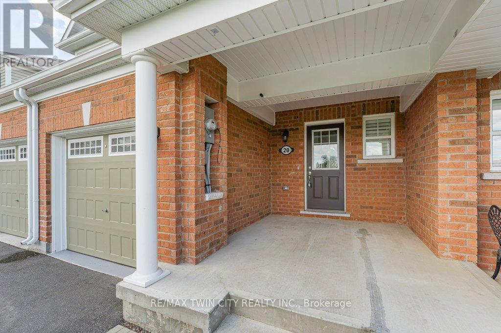 #20 455 GUELPH AVENUE - 3