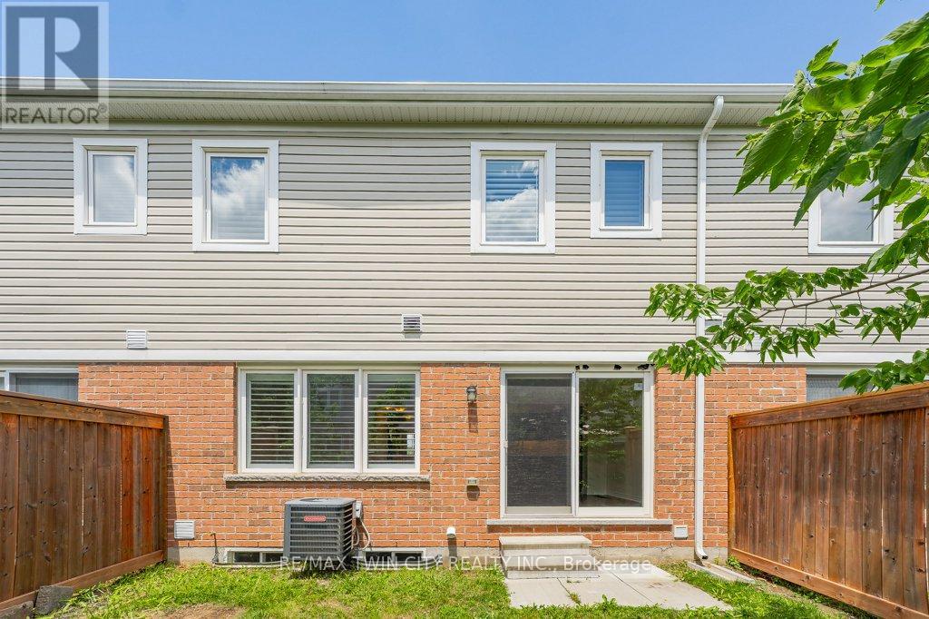 #20 455 GUELPH AVENUE - 31